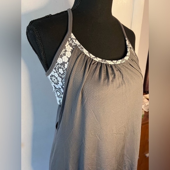 Gray Racerback Tank with Built-in Bra Size 6 - Picture 2 of 6